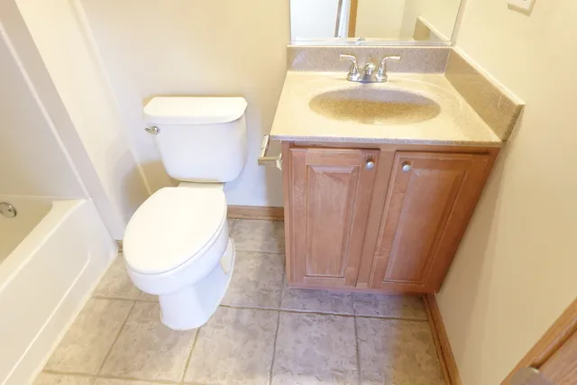 $2,950 | 1093 North Claremont Drive, Unit 714, Palatine, IL 60074