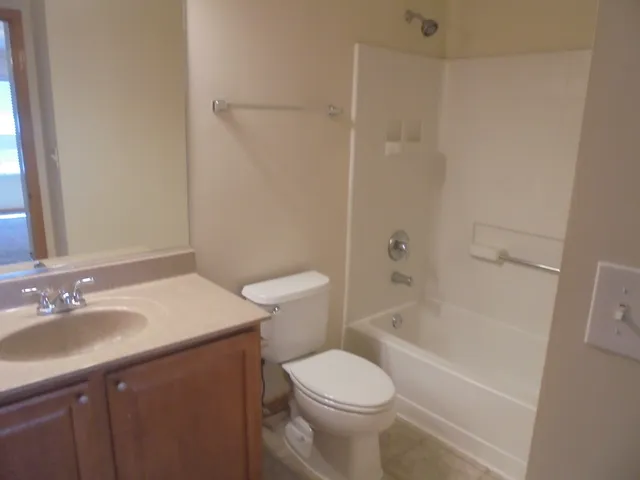 $2,950 | 1093 North Claremont Drive, Unit 714, Palatine, IL 60074