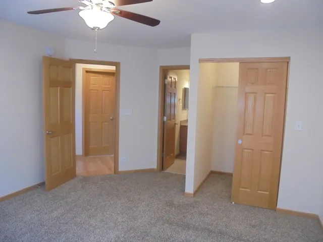 $2,950 | 1093 North Claremont Drive, Unit 714, Palatine, IL 60074