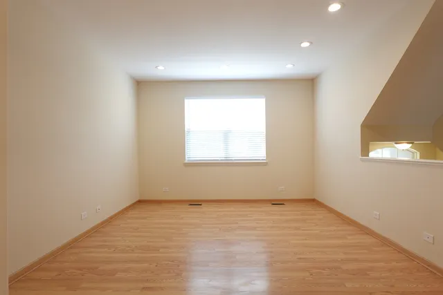 $2,950 | 1093 North Claremont Drive, Unit 714, Palatine, IL 60074