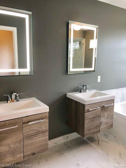 5118 Simpson Lake Road West Bloomfield, MI 48323 - Photo 10 of 16