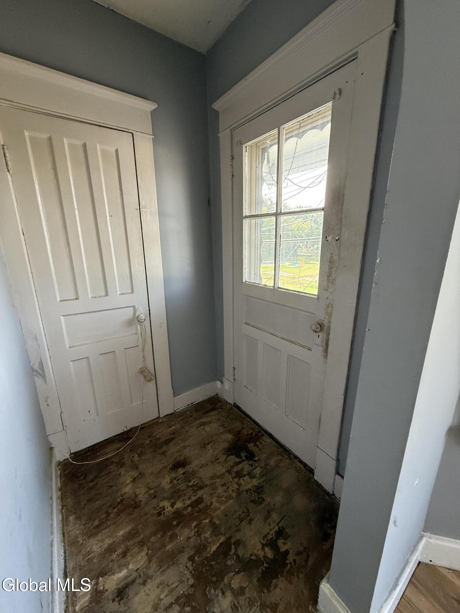 1005 Congress Street Schenectady, NY 12303 - Photo 20 of 34 IMG_2417