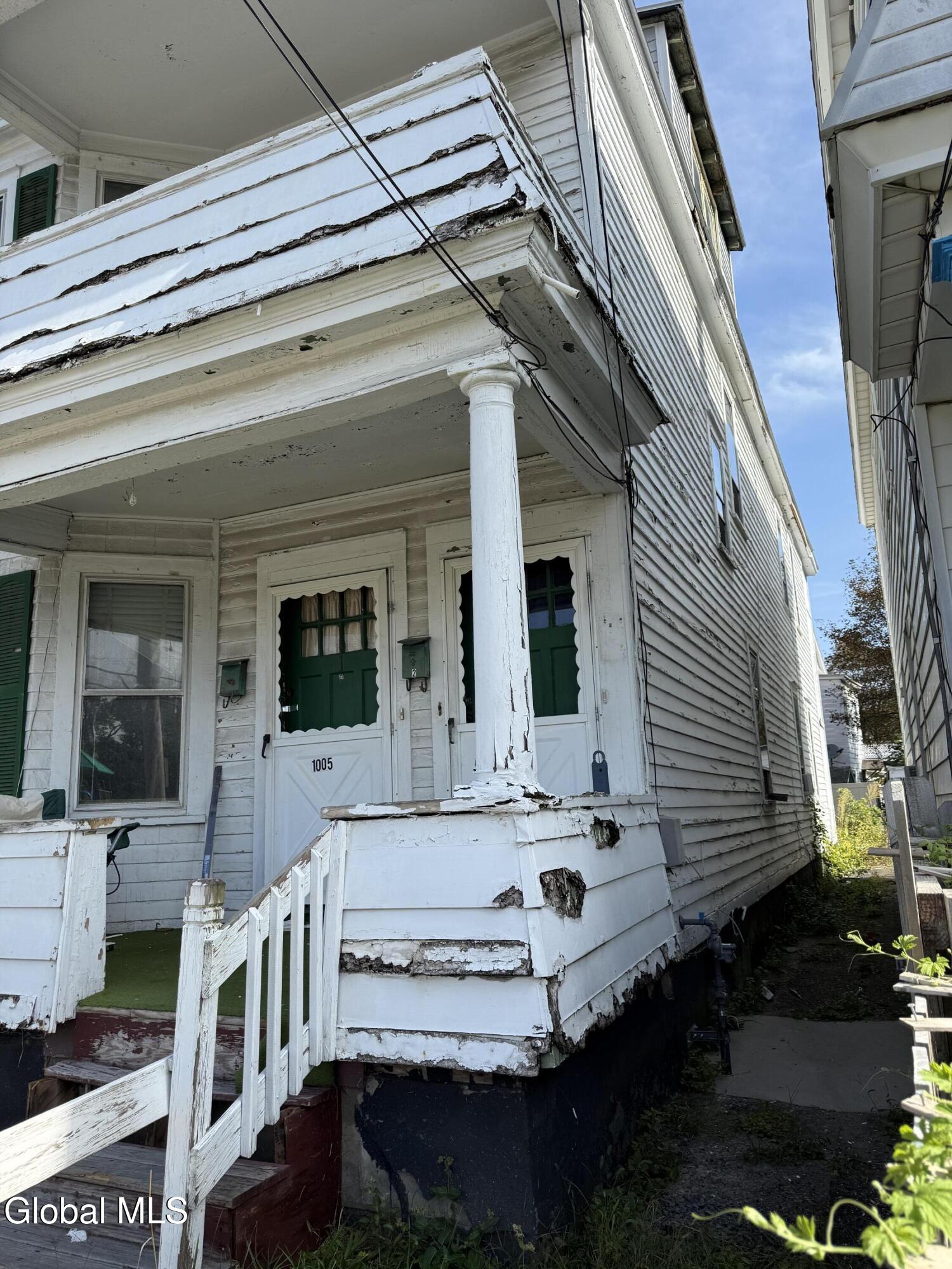 1005 Congress Street Schenectady, NY 12303 - Photo 2 of 34 IMG_2413