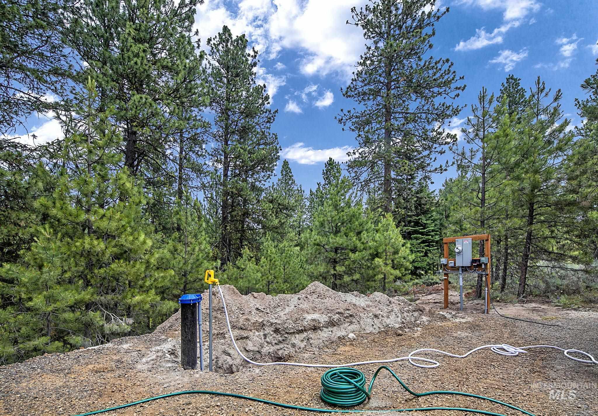 1497 Pine Ridge Drive Cascade, ID 83611 - Photo 7 of 34