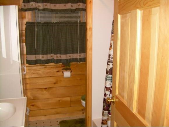 18 Spring Road Gorham, NH 03581 - Photo 6 of 19