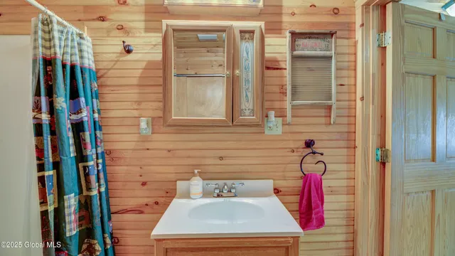 $370,000 | 260 Old Northville Road, Hope, NY 12134