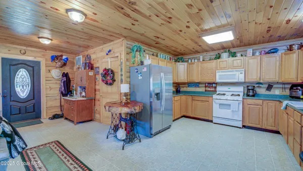 $370,000 | 260 Old Northville Road, Hope, NY 12134