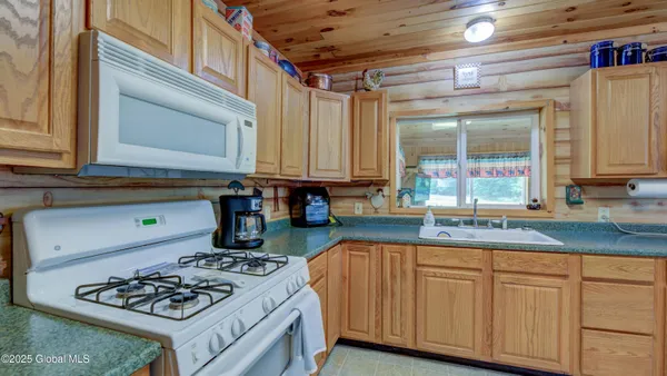 $370,000 | 260 Old Northville Road, Hope, NY 12134
