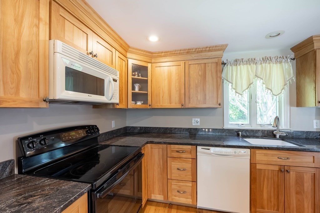 14 Bailey Road Tewksbury, MA 01876 - Photo 8 of 26 Gallery Image 8