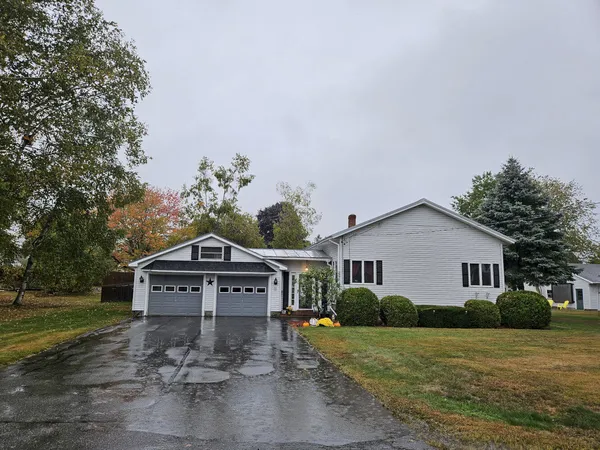 $271,350 | 11 Ash Street, Madison, ME 04950