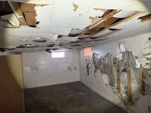 $389,900 | 213 South Summit Street, Wheaton, IL 60187