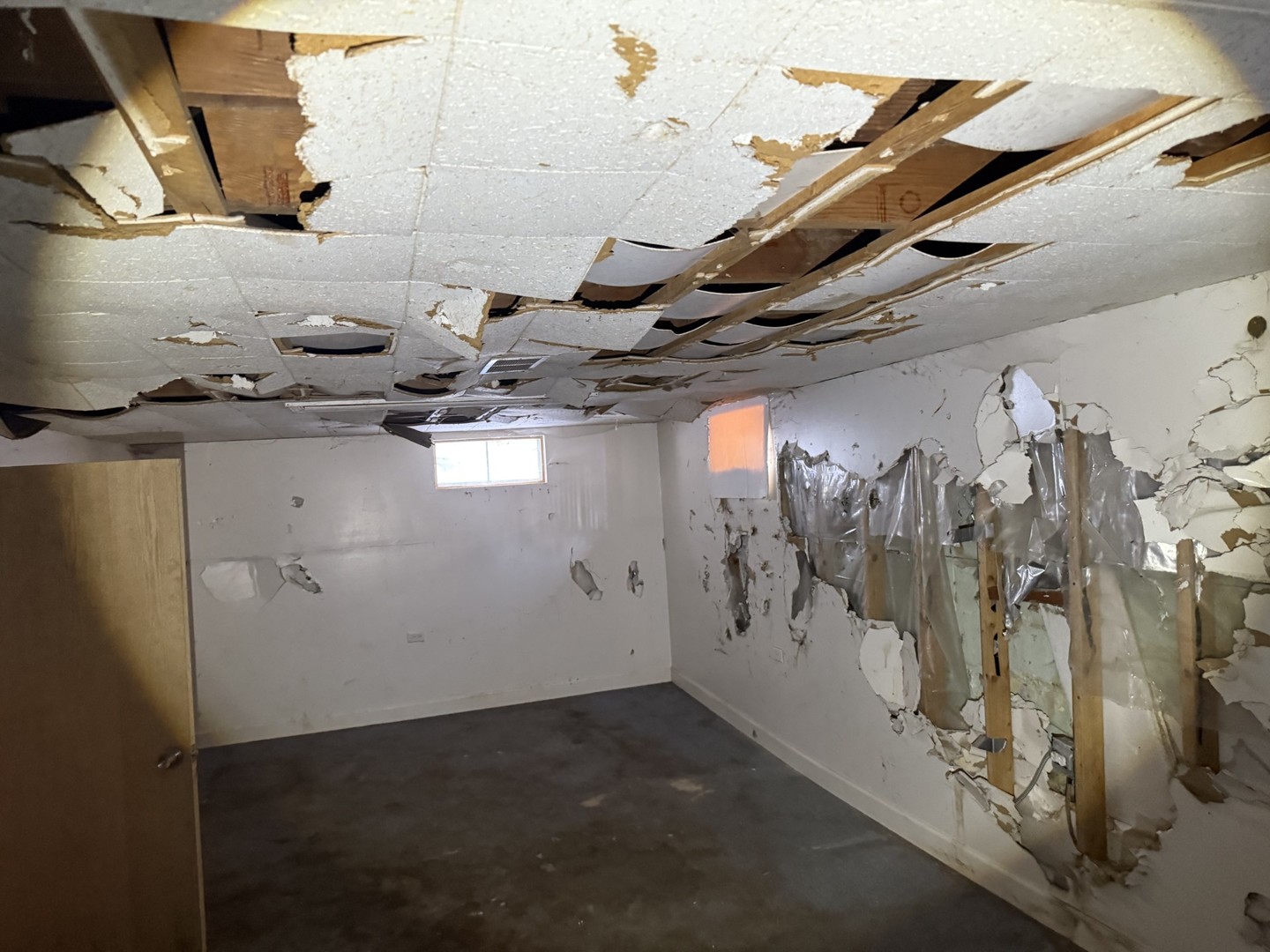 213 South Summit Street Wheaton, IL 60187 - Photo 18 of 33 a view of water heater room