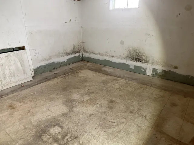 $389,900 | 213 South Summit Street, Wheaton, IL 60187