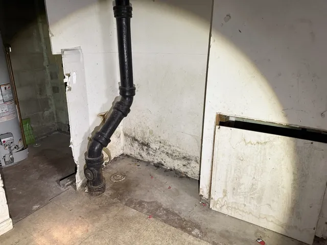 $389,900 | 213 South Summit Street, Wheaton, IL 60187