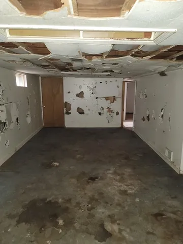 $389,900 | 213 South Summit Street, Wheaton, IL 60187