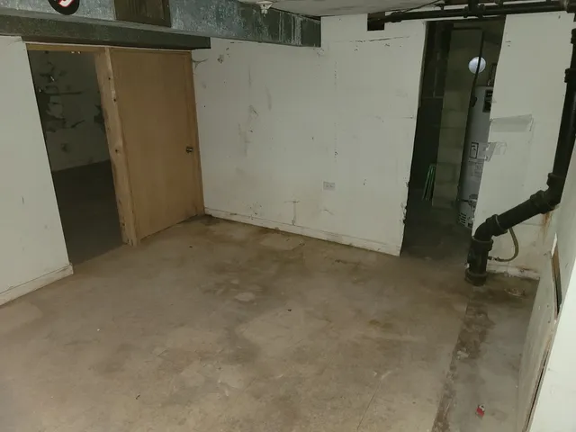 $389,900 | 213 South Summit Street, Wheaton, IL 60187