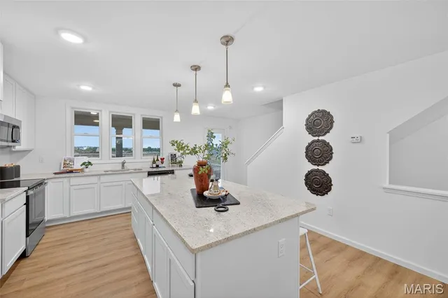 $413,965 | 5018 Becks Lndg Lane, St. Charles, MO 63301