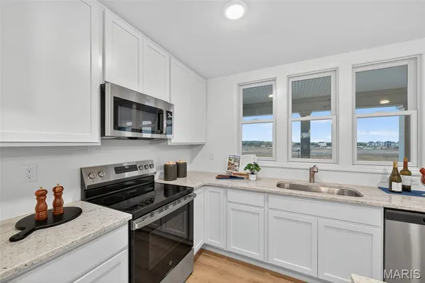 $399,900 | 5018 Becks Lndg Lane, St. Charles, MO 63301