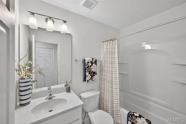 $413,965 | 5018 Becks Lndg Lane, St. Charles, MO 63301