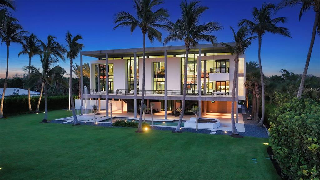 8250 Sanderling Road Sarasota, FL 34242 - Photo 7 of 61