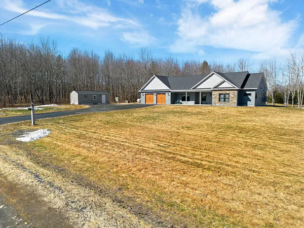 $584,900 | 25 Curtis Lane, Palmyra, ME 04965