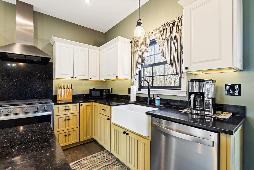 25 Curtis Lane Palmyra, ME 04965 - Photo 16 of 48 Kitchen