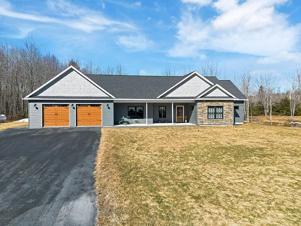 $584,900 | 25 Curtis Lane, Palmyra, ME 04965