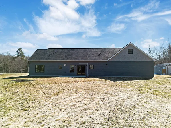 $584,900 | 25 Curtis Lane, Palmyra, ME 04965