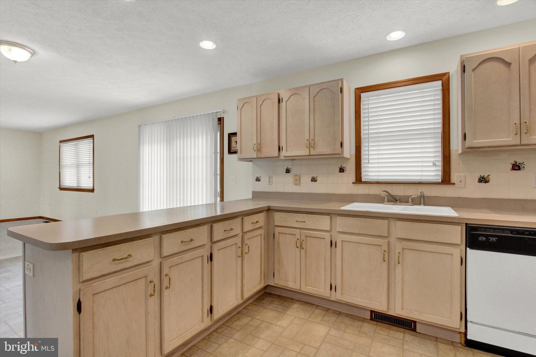1139 Impounding Dam Road Hanover, PA 17331 - Photo 13 of 28