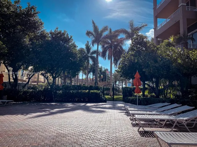 $2,700 | 19501 West Country Club Drive, Unit 2210, Aventura, FL 33180