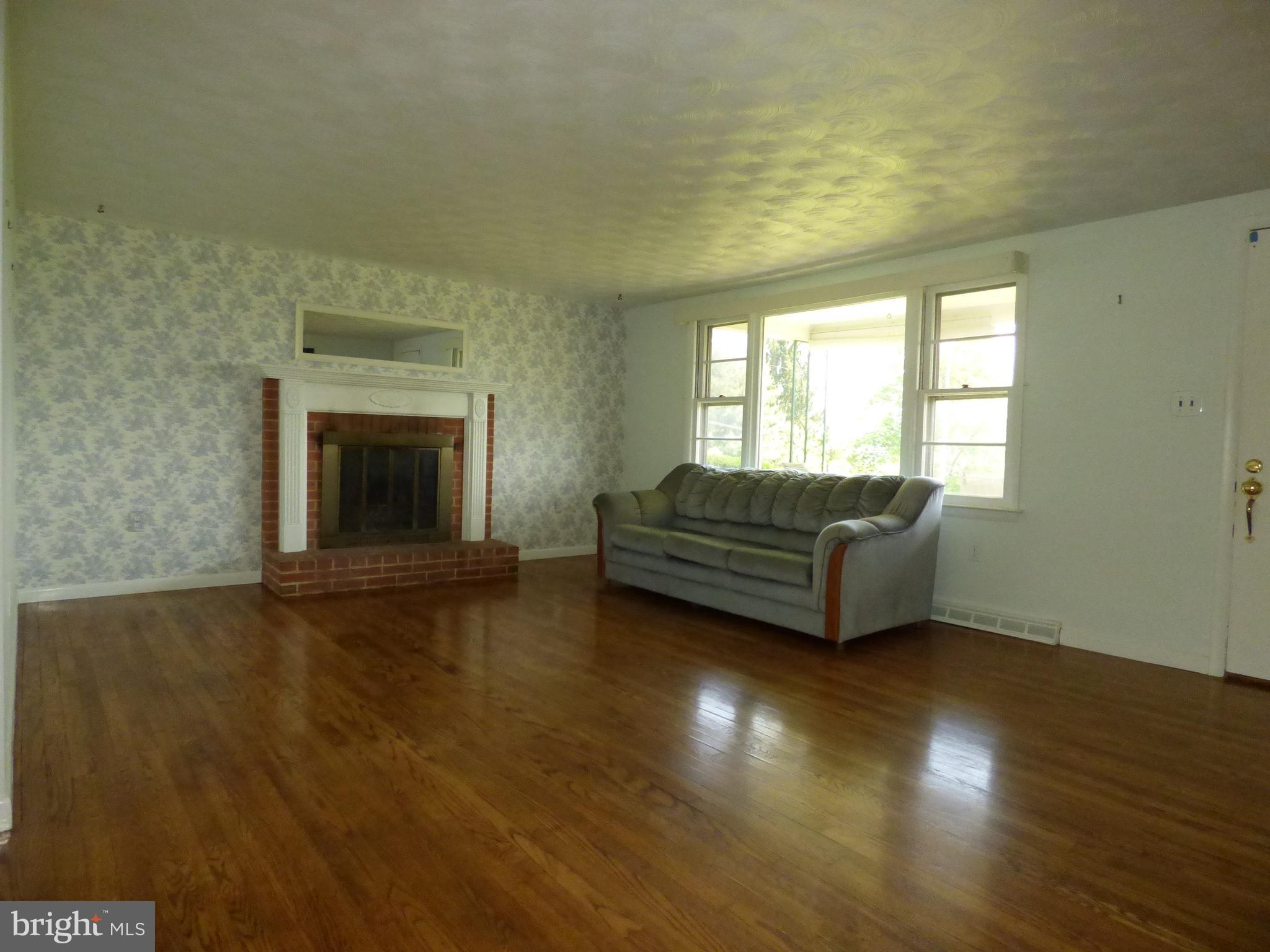 3931 Ridgewood Road York, PA 17406 - Photo 7 of 33 Gallery Image 7