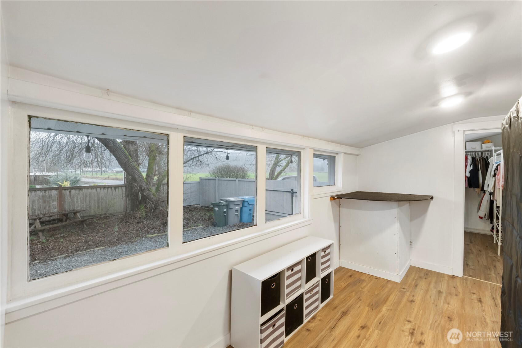 16419 92nd Street East Sumner, WA 98390 - Photo 18 of 39 a view of a livingroom with furniture and front door