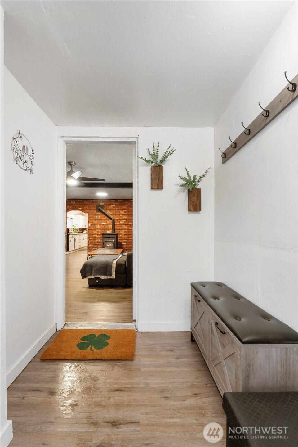 16419 92nd Street East Sumner, WA 98390 - Photo 4 of 39 a living room with furniture and a table