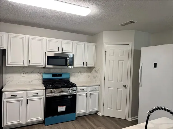 $3,000 | 4228 Defoors Farm Trail, Powder Springs, GA 30127