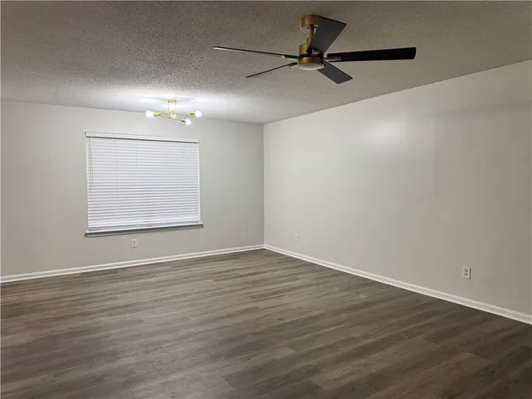 $3,000 | 4228 Defoors Farm Trail, Powder Springs, GA 30127