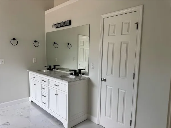 $3,000 | 4228 Defoors Farm Trail, Powder Springs, GA 30127