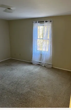 $1,700 | 325 Ashland Avenue, Unit 3, Southbridge, MA 01550