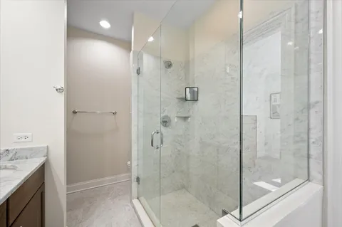 $789,000 | 3443 North Whipple Street, Chicago, IL 60618