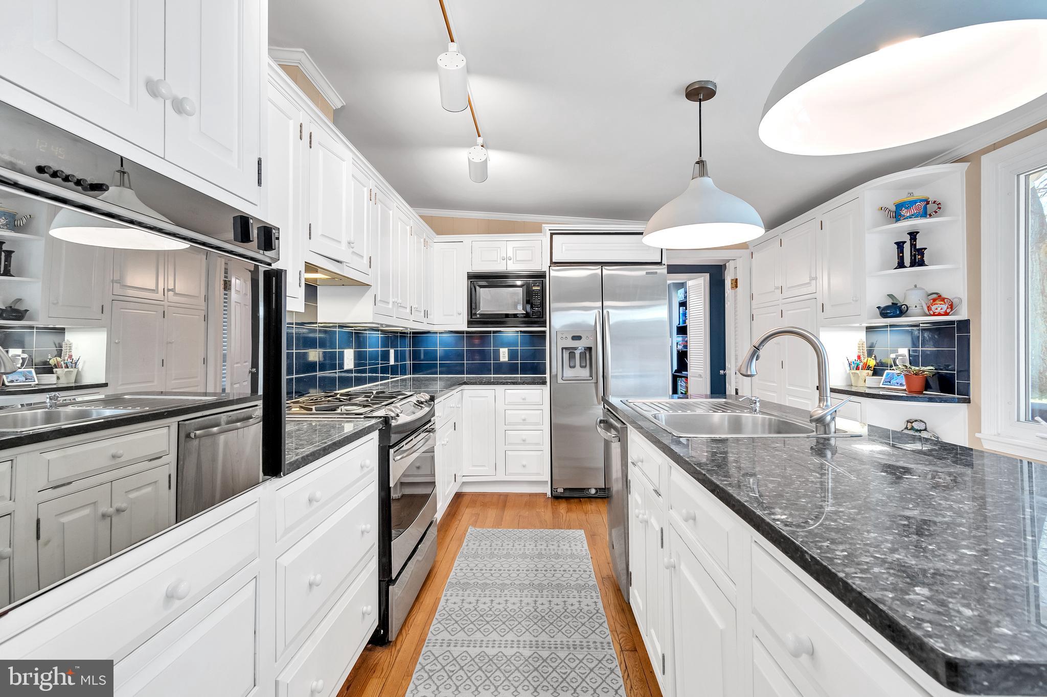 1812 Greenberry Road Baltimore, MD 21209 - Photo 13 of 43 Gallery Image 13