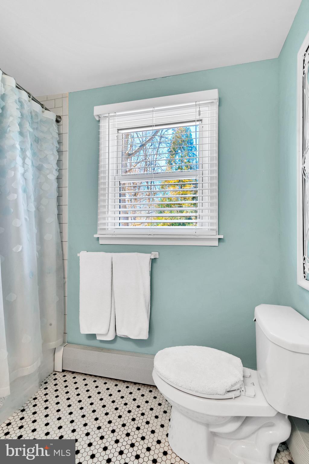 1812 Greenberry Road Baltimore, MD 21209 - Photo 26 of 43 Upstairs bath.