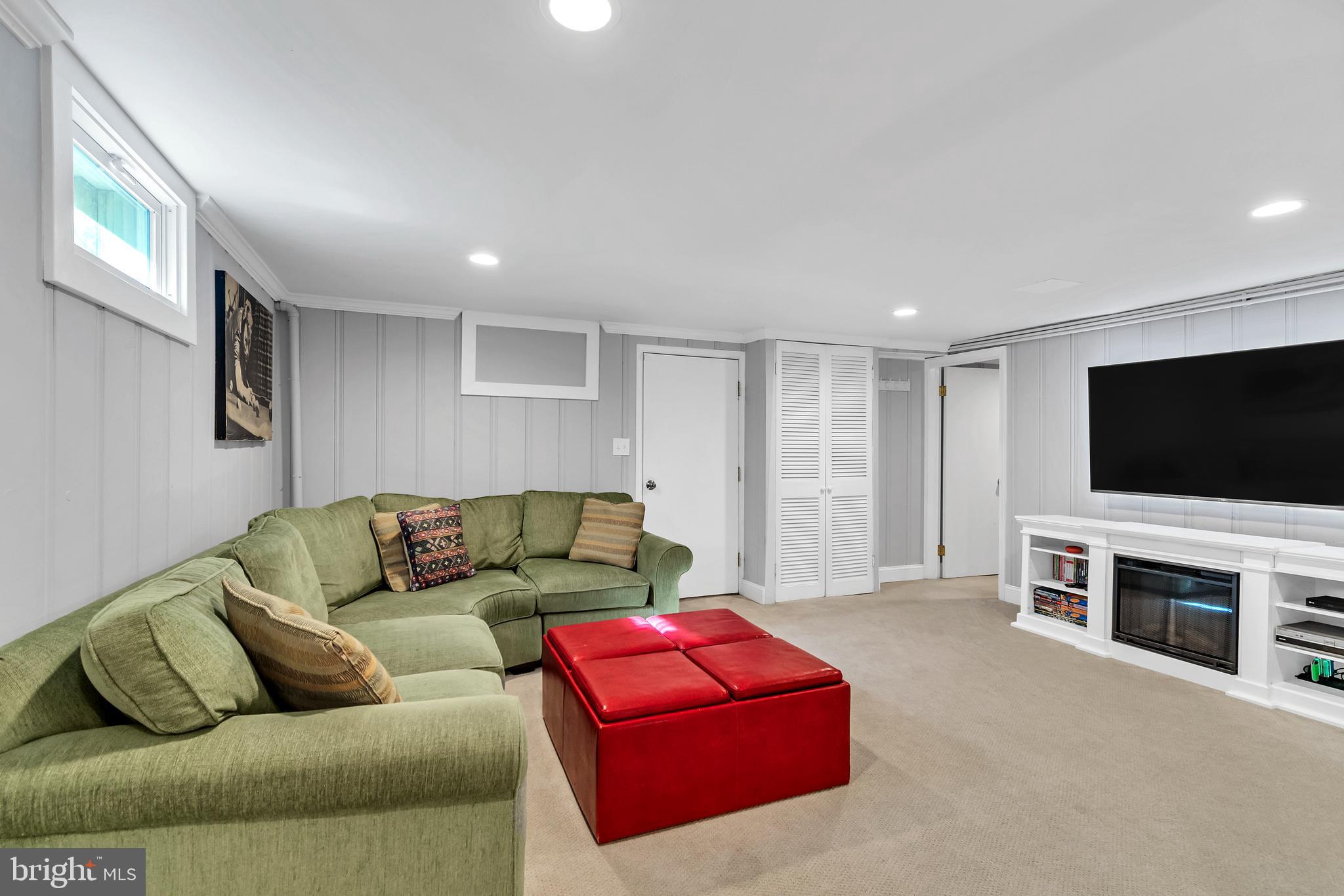 1812 Greenberry Road Baltimore, MD 21209 - Photo 30 of 43 Gallery Image 30
