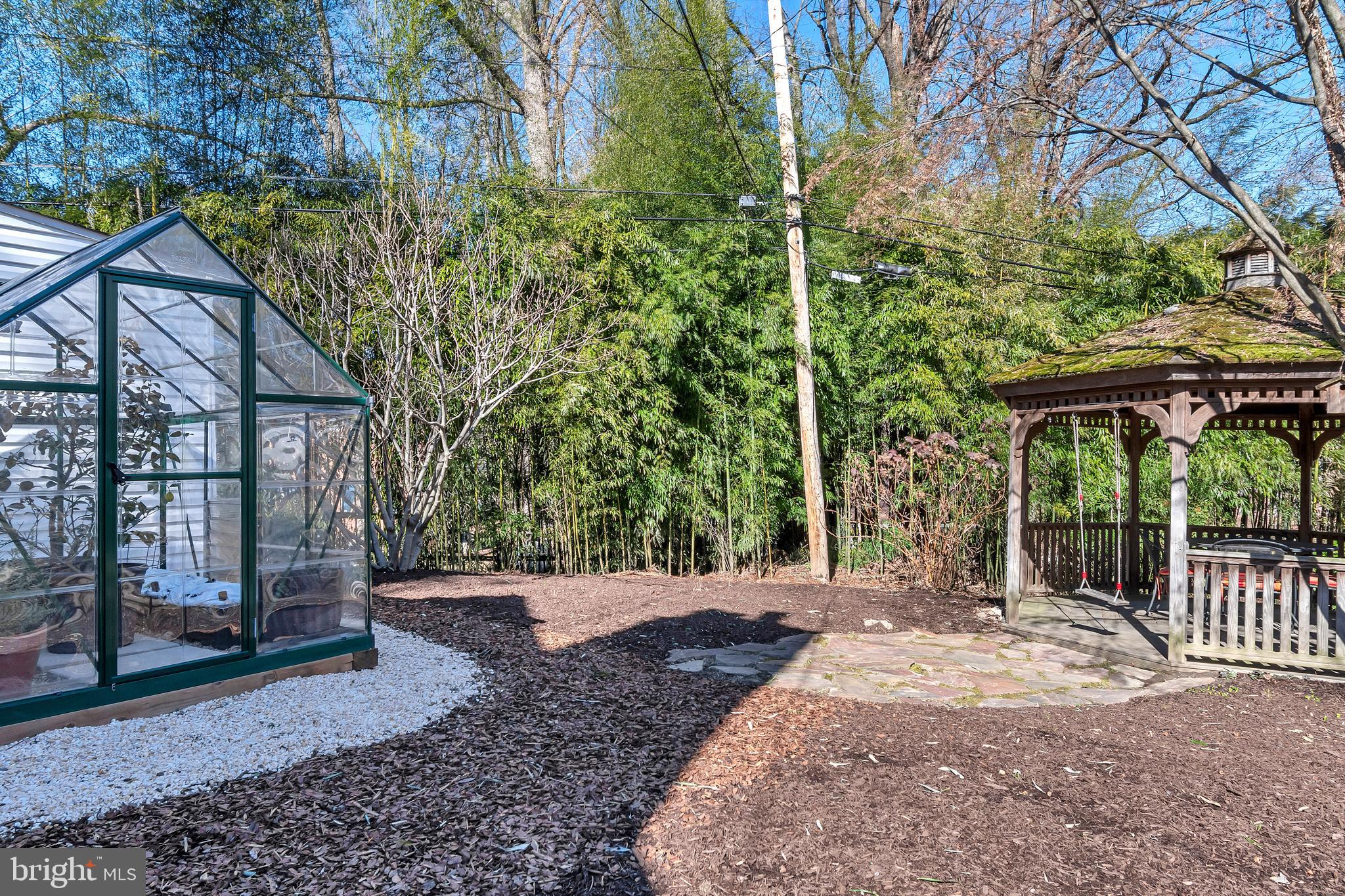 1812 Greenberry Road Baltimore, MD 21209 - Photo 37 of 43 Side yard is an ideal location for a garden!