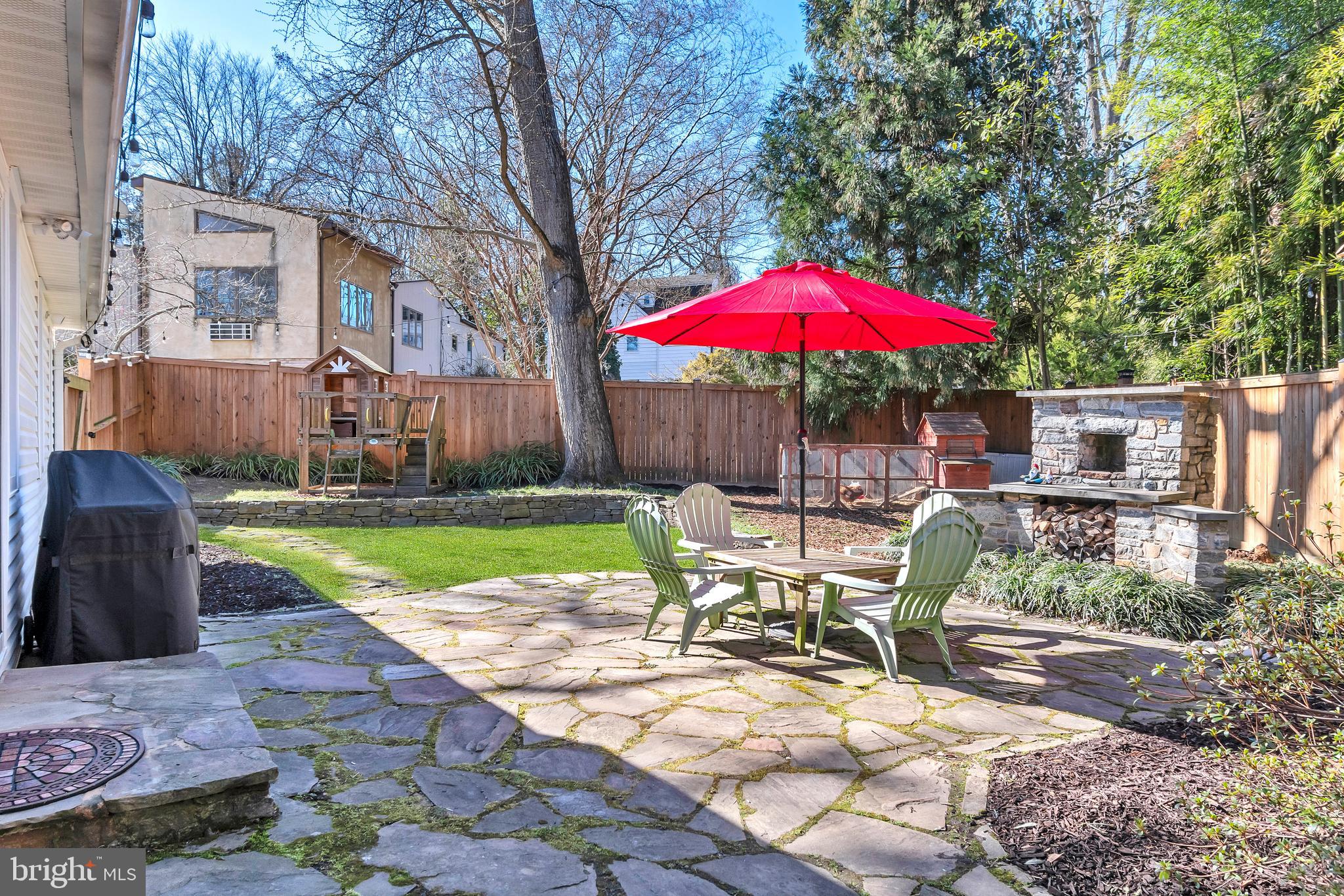 1812 Greenberry Road Baltimore, MD 21209 - Photo 38 of 43 Back yard is a private oasis.