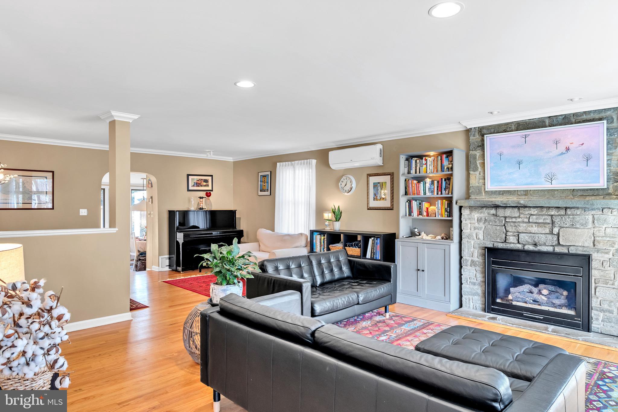 1812 Greenberry Road Baltimore, MD 21209 - Photo 6 of 43 Gallery Image 6