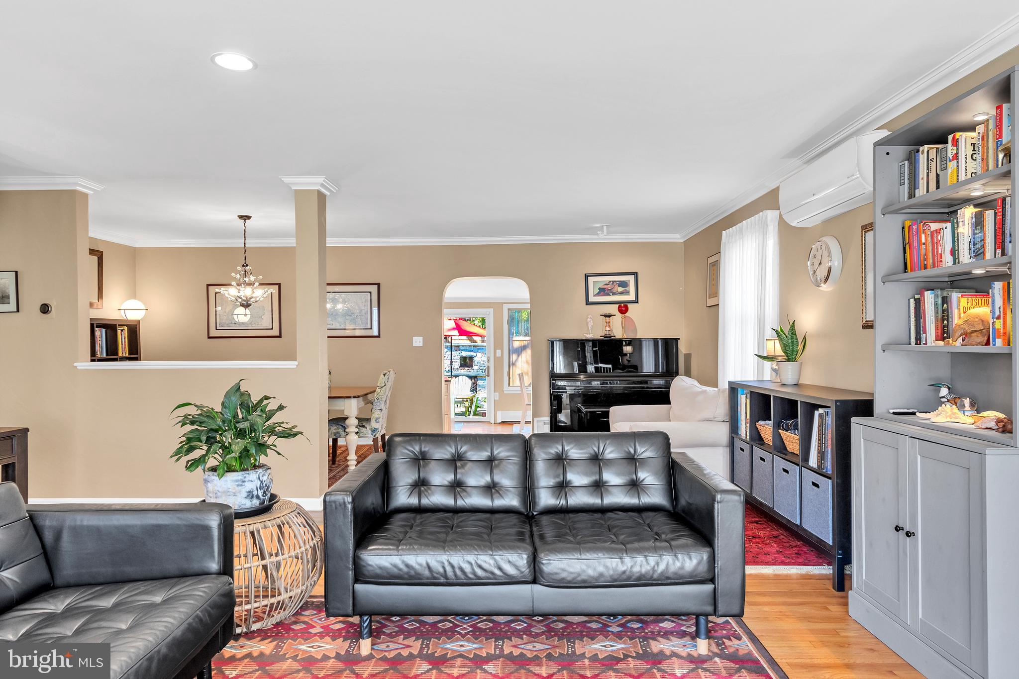 1812 Greenberry Road Baltimore, MD 21209 - Photo 7 of 43 Gallery Image 7