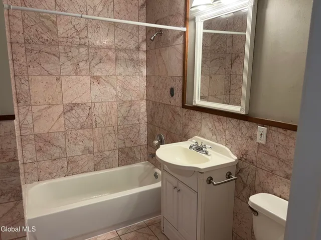 $1,500 | 5 Broadway, Unit 505, Troy, NY 12180