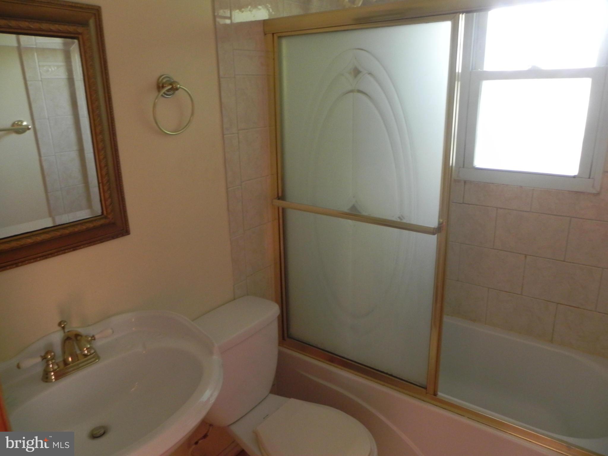 3716 Kanawha Avenue Point of Rocks, MD 21777 - Photo 7 of 11 Bath Main
