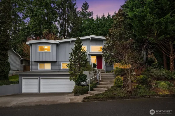 $2,198,000 | 909 110th Avenue Southeast, Bellevue, WA 98004