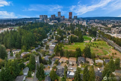 $2,198,000 | 909 110th Avenue Southeast, Bellevue, WA 98004