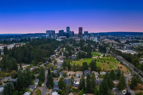 $2,198,000 | 909 110th Avenue Southeast, Bellevue, WA 98004